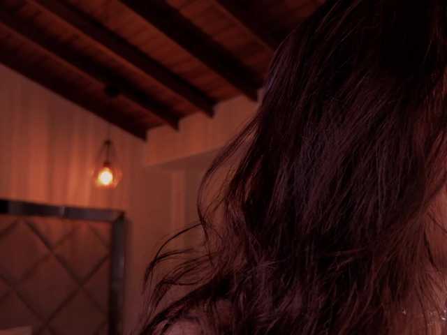 ErikaBenz live cam on BongaCams