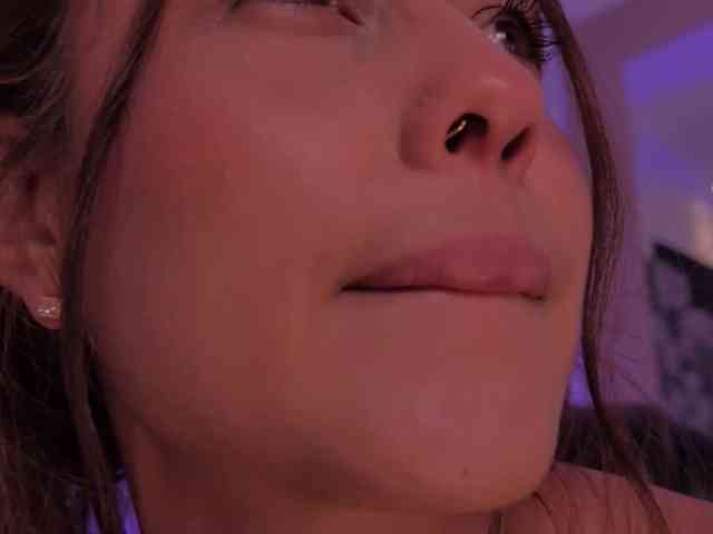 ErikaBenz Live Webcam on BongaCams
