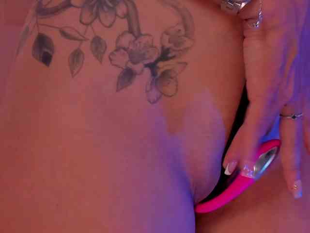 ErikaBenz webcam