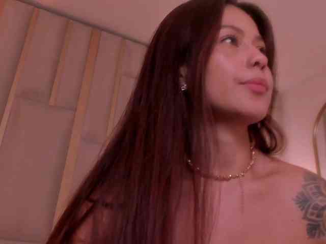 ErikaBenz Live Webcam on BongaCams