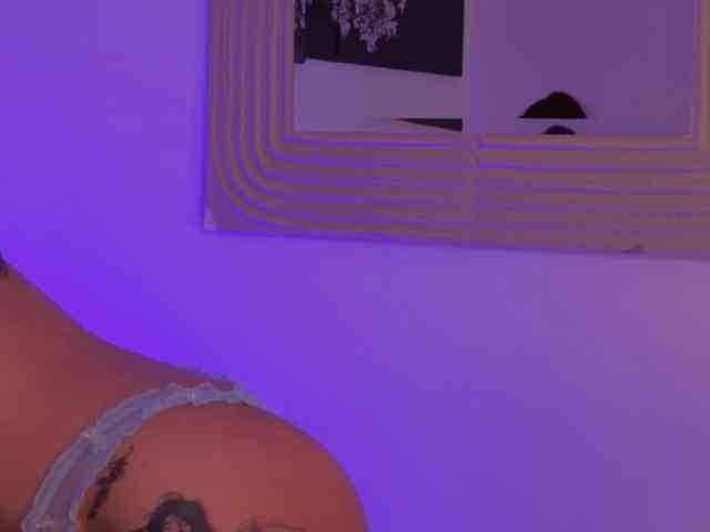 ErikaBenz webcam
