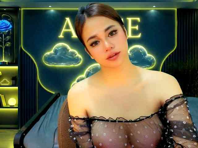 FEMININEALICE Live Webcam on BongaCams