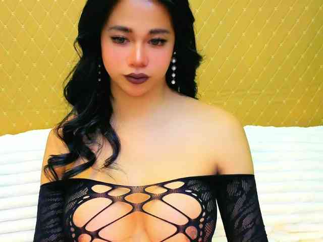 FEMININEALICE Live Webcam on BongaCams