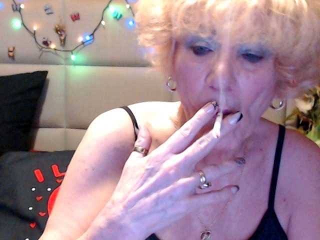 ANGELGRANNY Live Cam on BongaCams