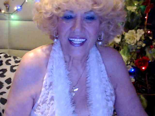 ANGELGRANNY Live Webcam on BongaCams