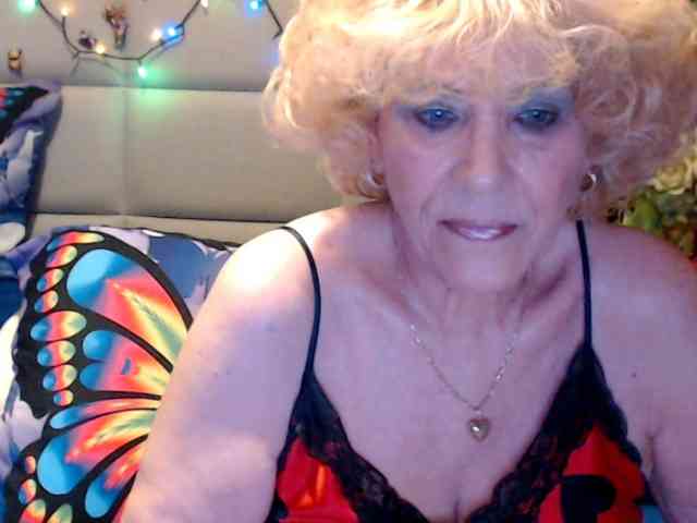 ANGELGRANNY Live Webcam on BongaCams