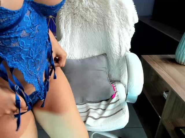 NatalieeClark live cam on BongaCams