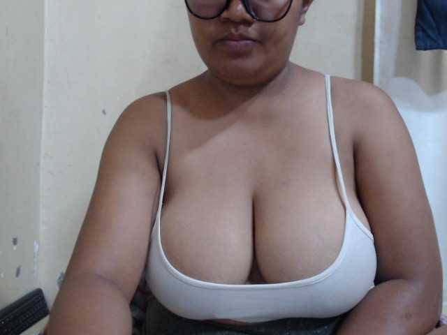 Anialove live cam on BongaCams