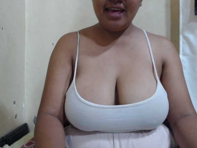 Anialove live cam on BongaCams