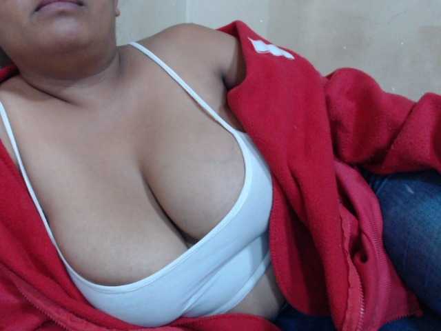 Anialove live cam preview