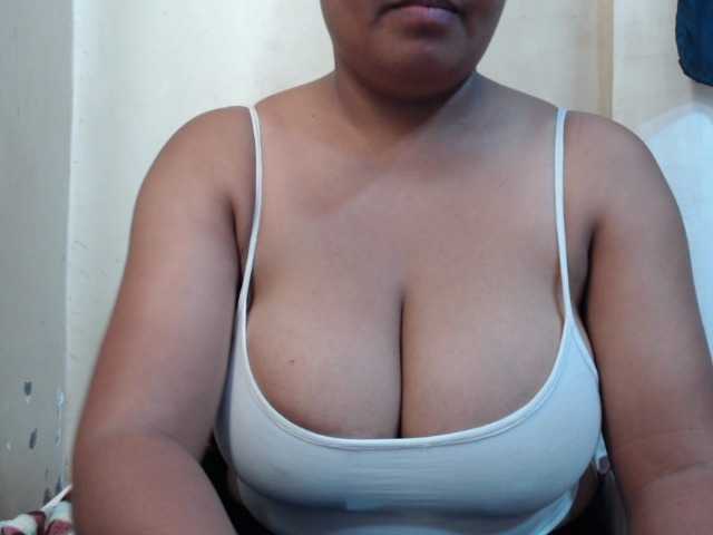 Anialove live cam on BongaCams