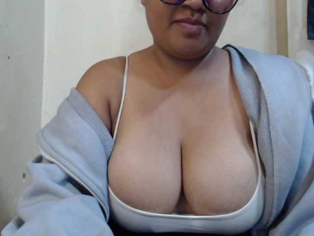 Anialove live cam on BongaCams
