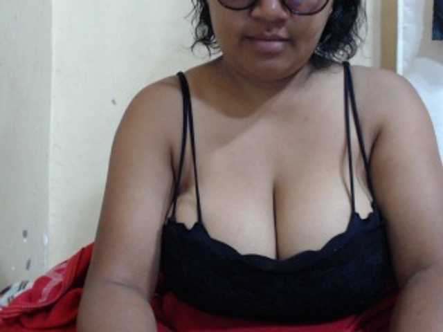 Anialove live cam on BongaCams