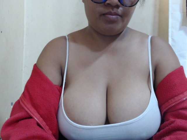 Anialove, live now on BongaCams