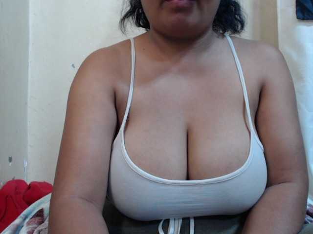 Anialove live cam on BongaCams