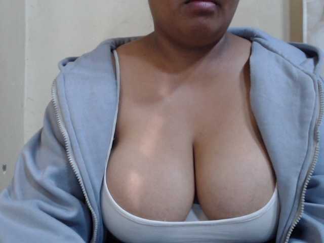 Anialove live cam on BongaCams
