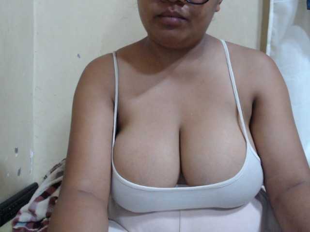 Anialove live cam on BongaCams