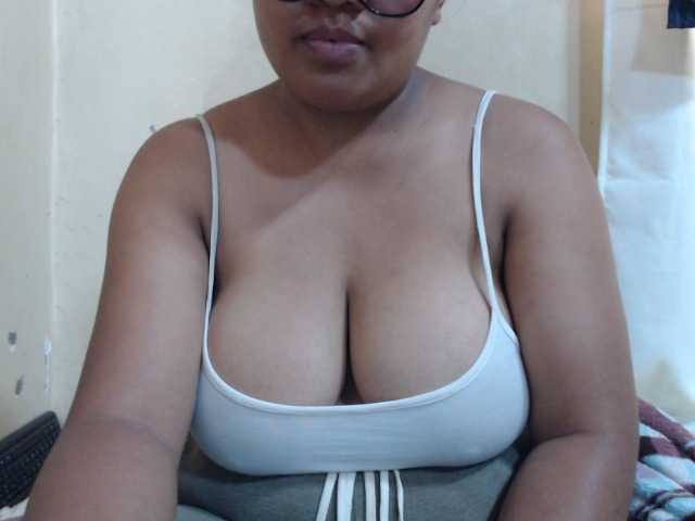 Anialove live cam on BongaCams