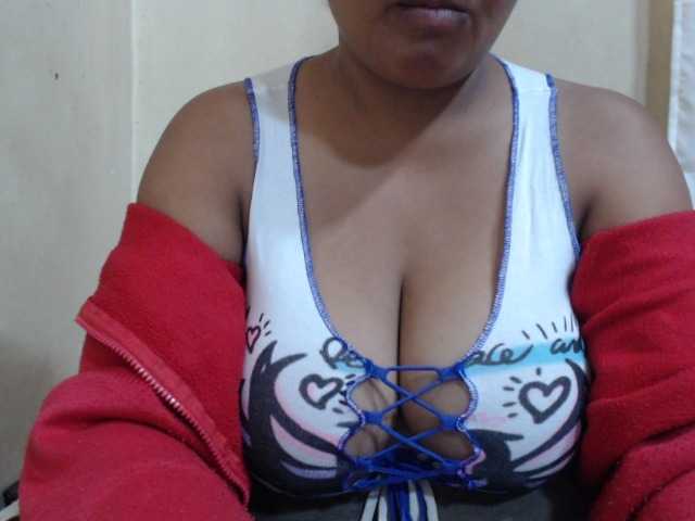 Anialove live cam on BongaCams
