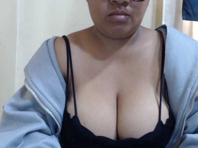 Anialove live cam on BongaCams