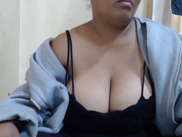 Anialove live cam on BongaCams