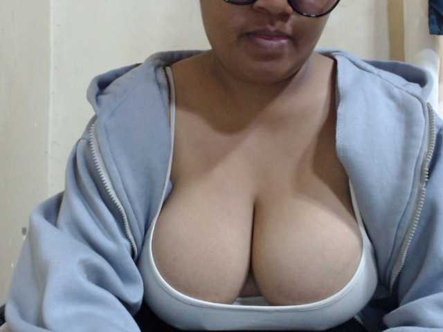Anialove live cam on BongaCams