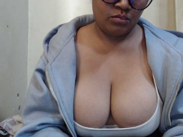 Anialove live cam on BongaCams