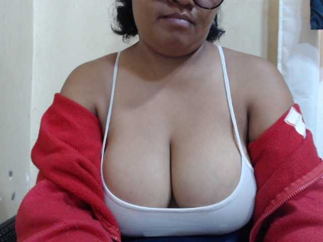 Anialove live cam on BongaCams