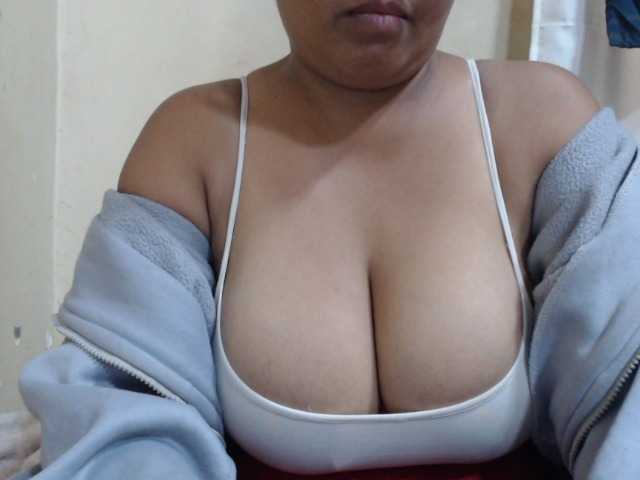 Anialove live cam on BongaCams