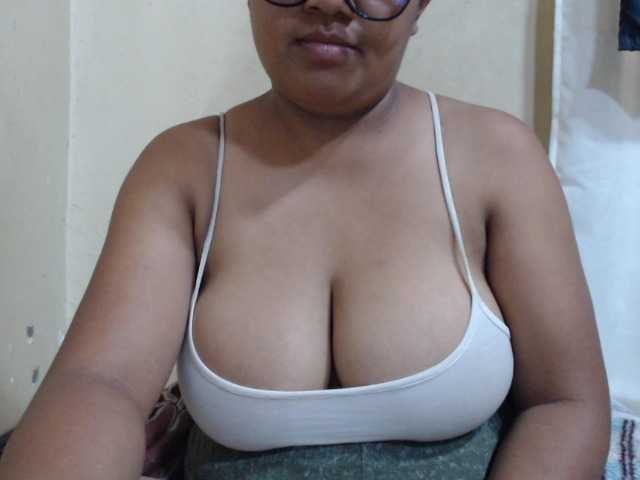 Anialove live cam on BongaCams