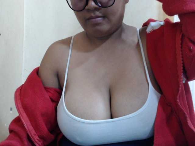 Anialove, live now on BongaCams