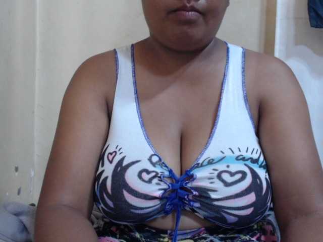 Anialove live cam on BongaCams