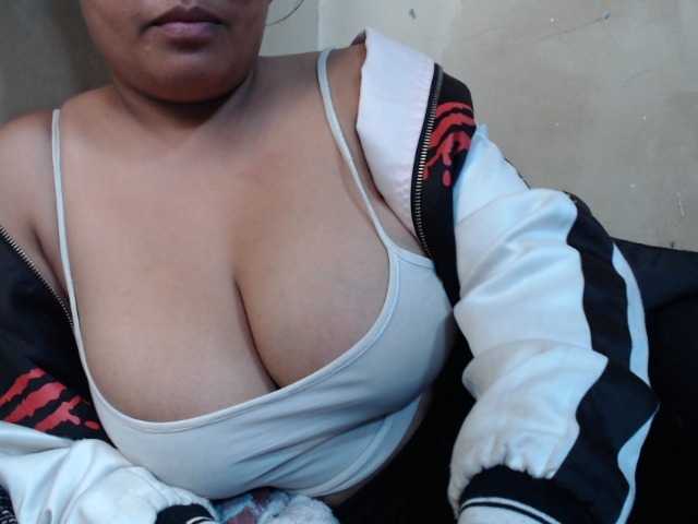 Anialove live cam on BongaCams