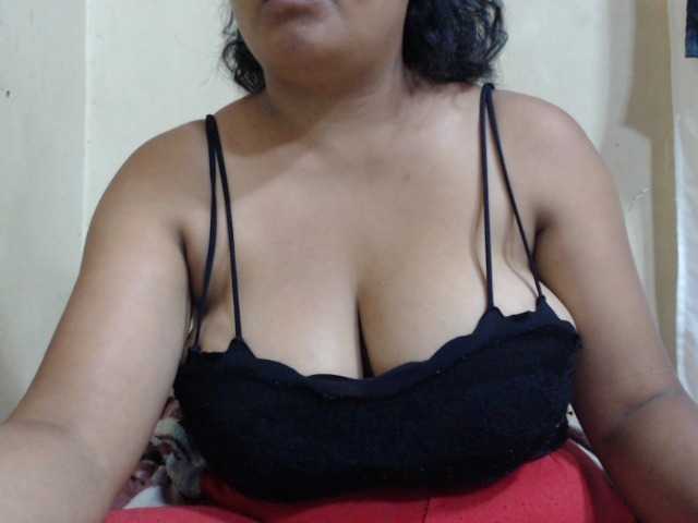 Anialove live cam on BongaCams