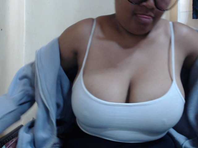 Anialove live cam on BongaCams