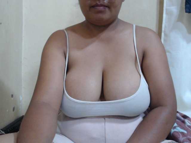 Anialove live cam on BongaCams