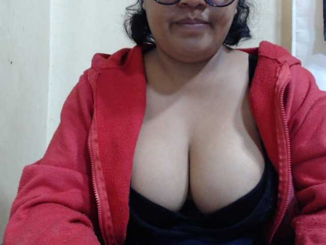 Anialove live cam on BongaCams