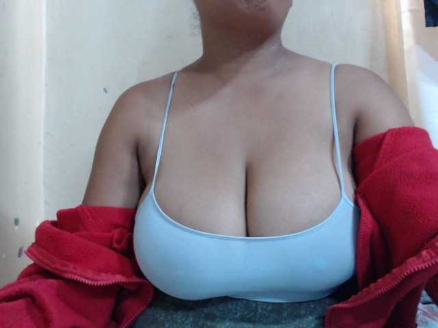 Anialove live cam on BongaCams