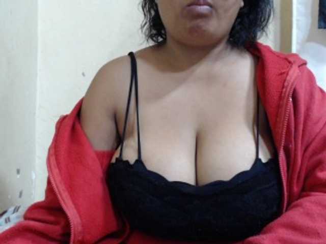 Anialove live cam on BongaCams