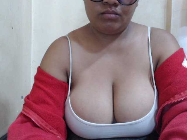 Anialove live cam on BongaCams