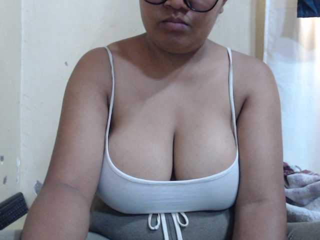 Anialove live cam on BongaCams