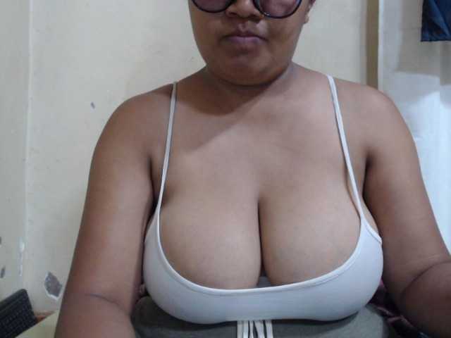 Anialove live cam on BongaCams