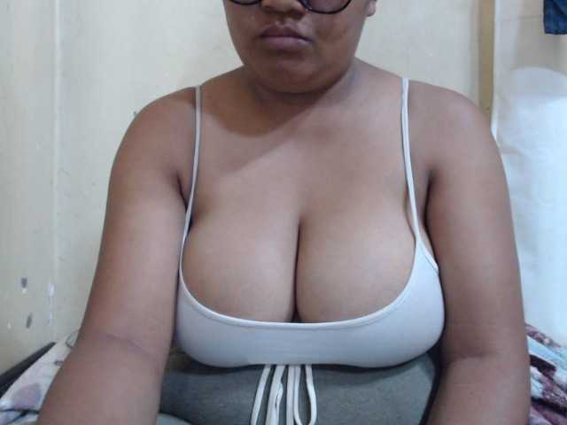 Anialove live cam on BongaCams