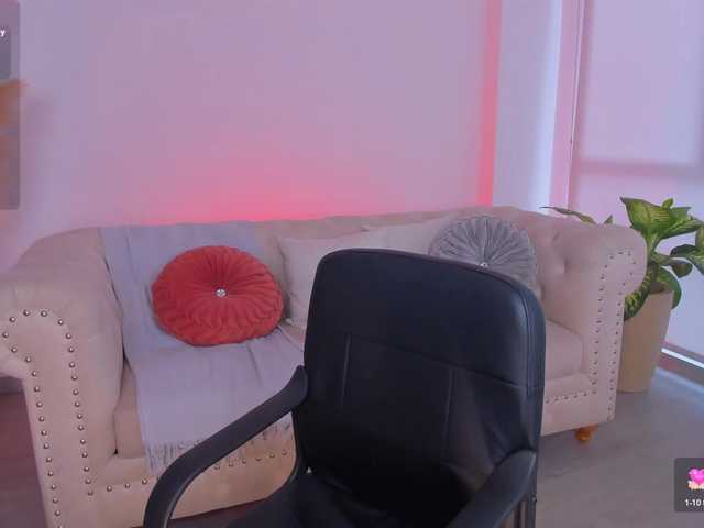 MeganScott live cam preview