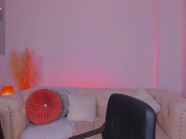 MeganScott live cam preview