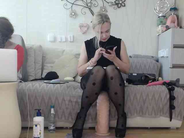 Kamila5555555 webcam