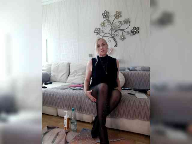 Kamila5555555 webcam