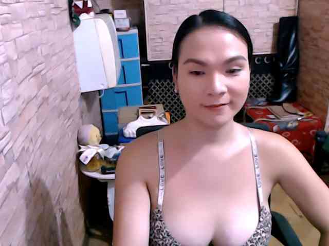 studentHazell Live Webcam on BongaCams