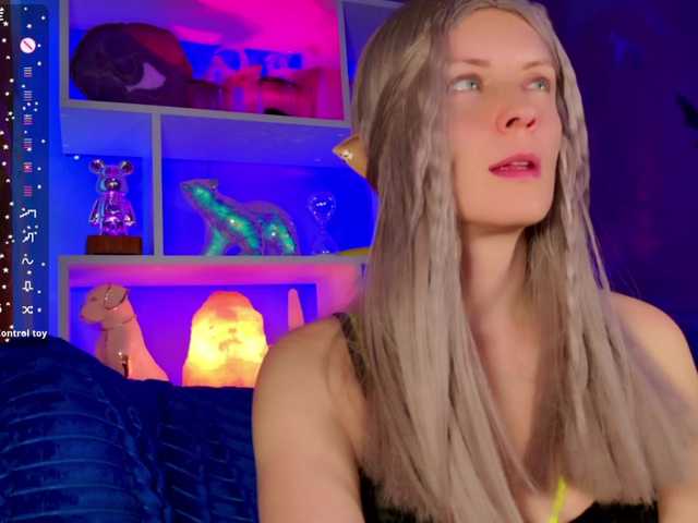 -Fresh-'s BongaCams show and profile