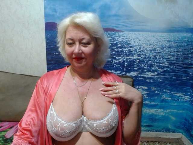 CaronCapella's BongaCams show and profile